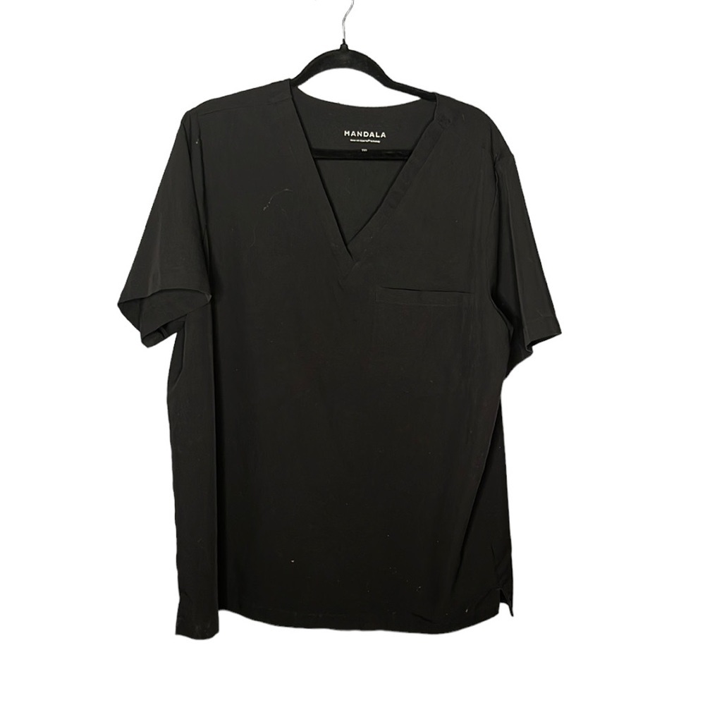 MANDALA MANDALA black scrubs‎ tops
Size 2XL